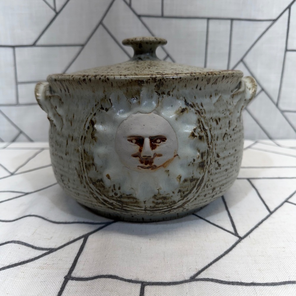 Crocker‎ Nauvoo Studio Pottery Lidded Bean Pot 8in Tan Sun Face Celestial Signed